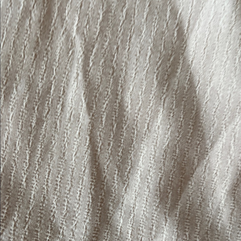 ALO Yoga Men's Beige Casual Button Down Shirt - Picture 4 of 4